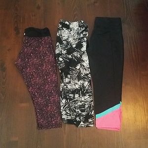 3 pairs of workout crops Calvin Klein size M